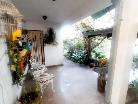 Casa 6 ambientes con 3 baños