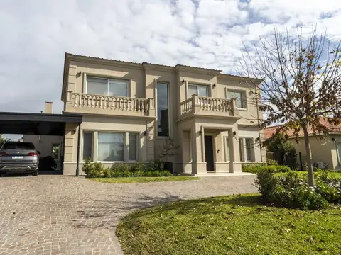 Casa en Venta 5 ambientes con pileta Barrio Haras Santa María G.B.A Zona Norte
