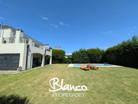 Casa 5 ambientes con 3 baños