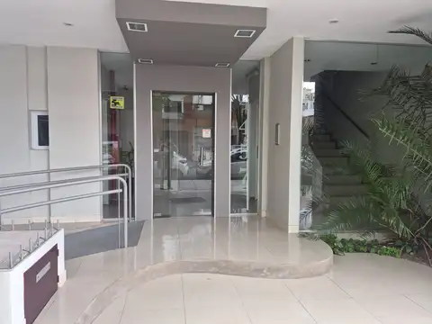 Excelente monoambiente contrafrente con balcon muy luminoso