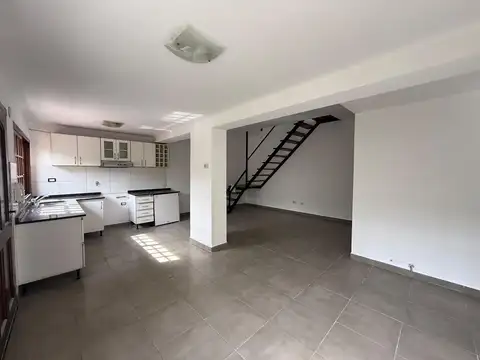 Casa de pasillo en venta, Fisherton
