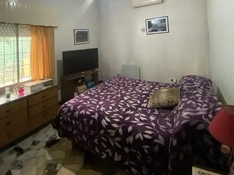 Casa 5 ambientes con 1 baño