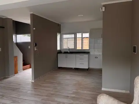 Depto Tipo Casa en Alquiler al Sur