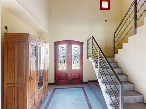 Venta de Casa Mas 2 Lotes de 800m2 R. Del Monarca