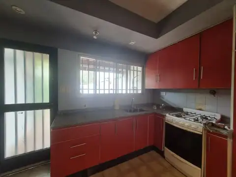 Casa en Venta en Castelar, USD 130.000