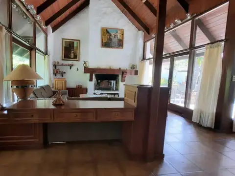 Casa 5 ambientes con 4 baños