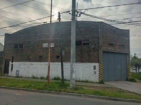 - EXCELENTE GALPON DE 280MT2 EN ALQUILER ZONA SEMI INDUSTRIAL - MORON SUR