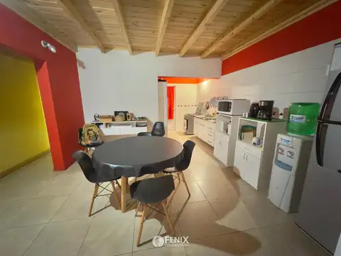 Casa 8 ambientes con 5 baños
