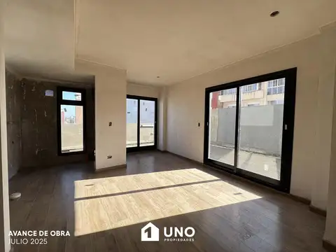 Entre Ríos y Pasco - Amplio Dpto de 1 Dormitorio. Cochera disponible.