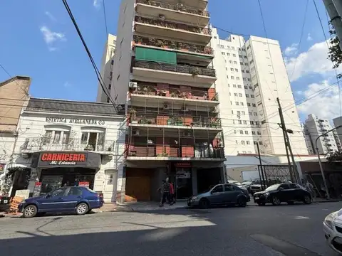 AVELL CTRO. 4 AMBTES CON COCHERA A METROS DE AVDA. MITRE