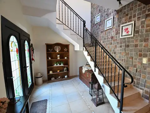 IMPORTANTE CASA EN VENTA EN EL CENTRO DE V. TUERTO