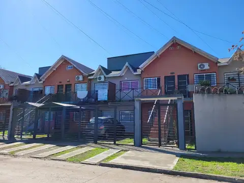 Departamento 2 ambientes con espacio guardacoche en complejo- Polvorines