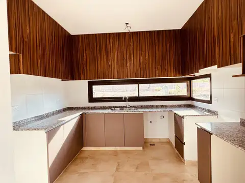 Casa en Venta 1 año