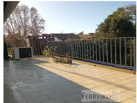 Casa en Venta con 4 cocheras