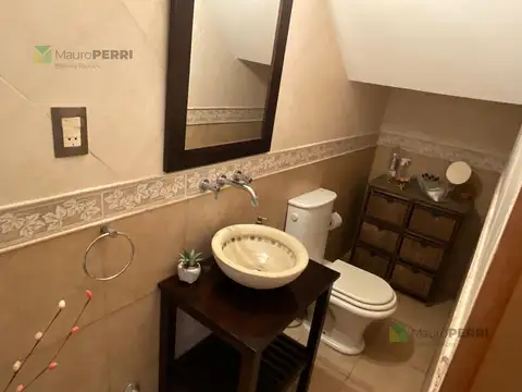 Casa en Venta con 3 cocheras