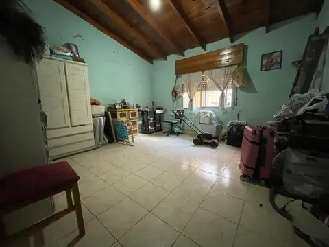 VENTA CASA 4 AMB EN MERLO C/GARAGE