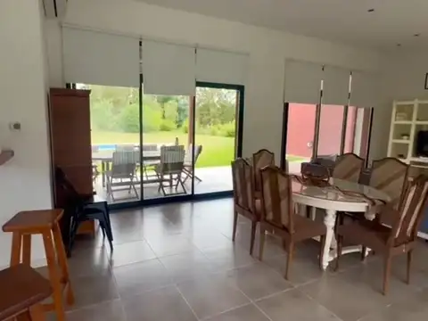 Casa en Alquiler Temporal con 2 cocheras