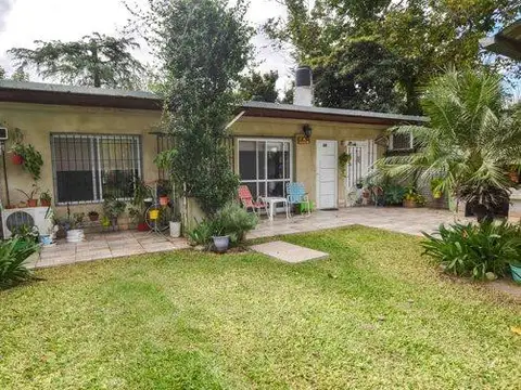 VENTA - CASA UN DORMITORIO MAS COMODIN CON PILETA - RICARDONE