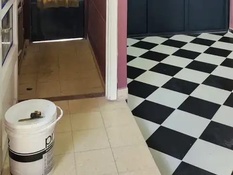 Casa 7 ambientes con 2 baños