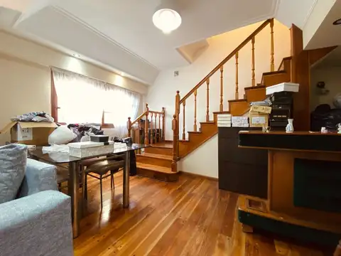 VENTA CASA 4 DORMITORIOS CON PARQUE Y 3 COCHERAS