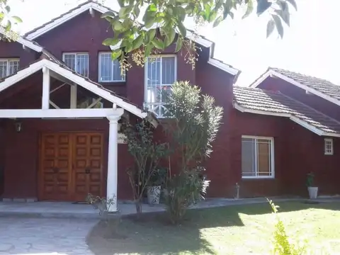 Casa en Venta en Los Quinchos Country Club, USD 210.000