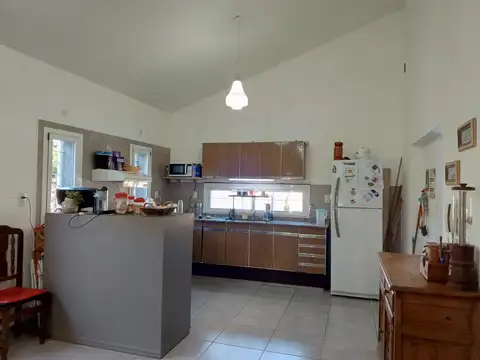 Casa 5 ambientes con 2 baños