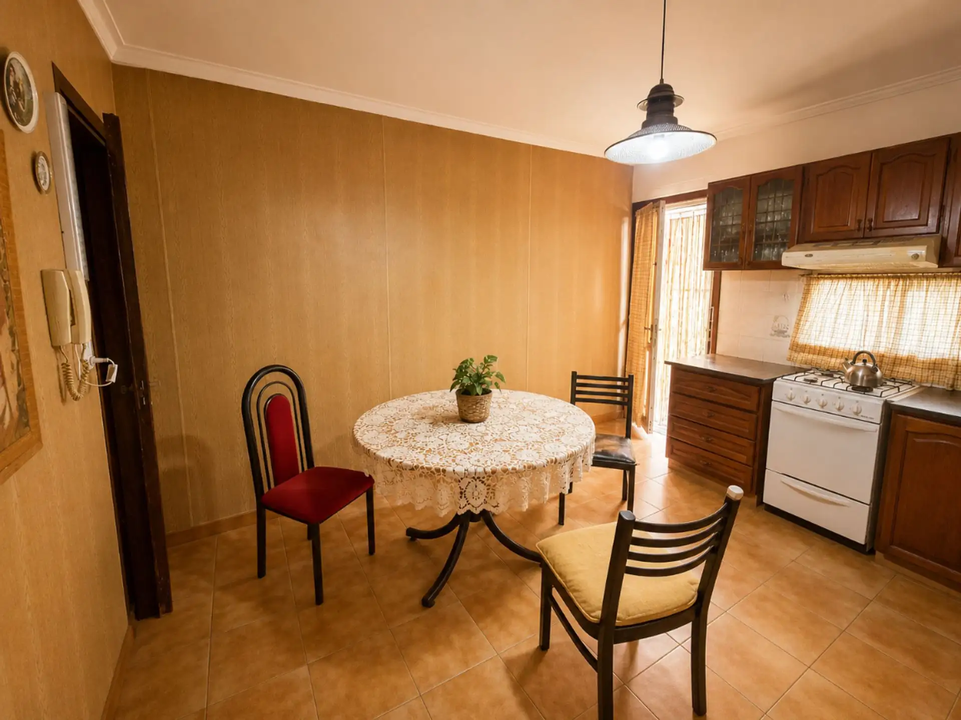 VENTA CASA 3 AMBIENTES COCHERA JARDIN LAS AMERICAS