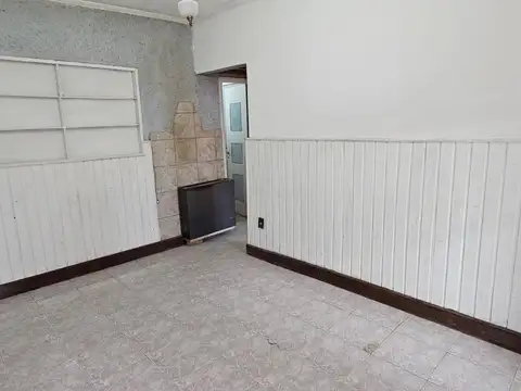 Casa 6 ambientes con 2 baños