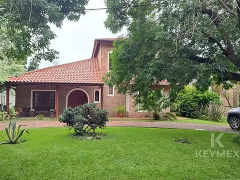 Golfer´s Country Club, Pilar