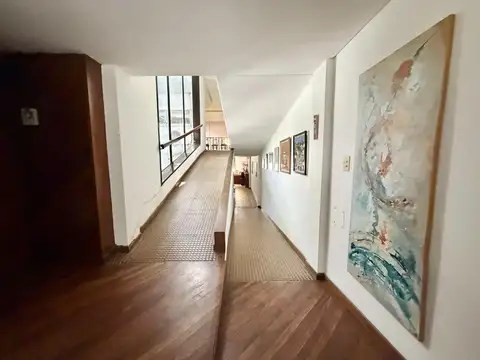 Casa 6 ambientes con 4 baños