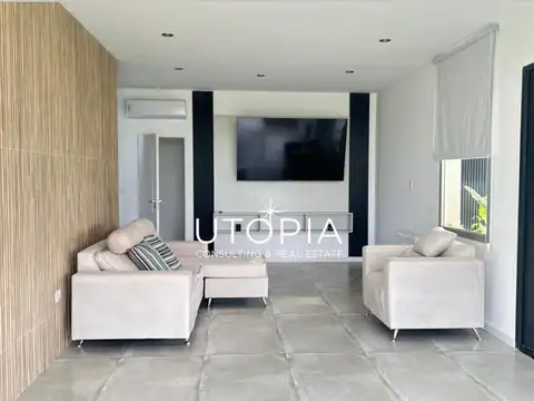 Casa 6 ambientes con 4 baños