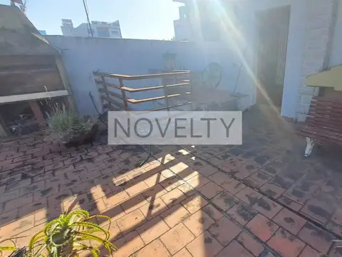 Casa 4 ambientes con terraza y cochera en venta en Saavedra