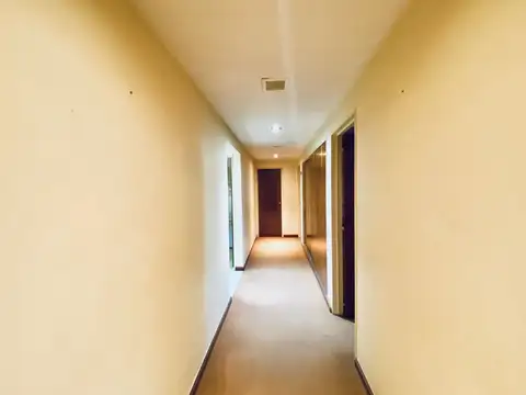 Casa en Venta con 4 cocheras
