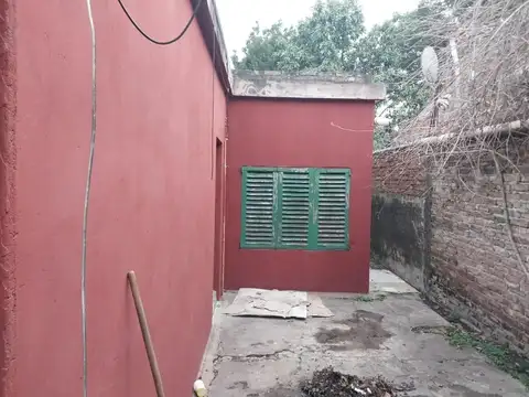 Casa americana, con tres dormitorios. ¡Ambientes amplios!