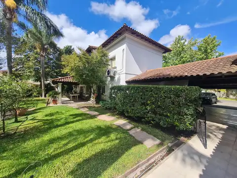 Casa 7 ambientes con 4 baños