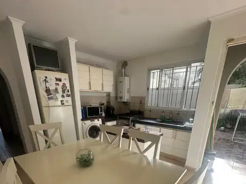 CASA DOS PLANTAS 4 AMBIENTES
