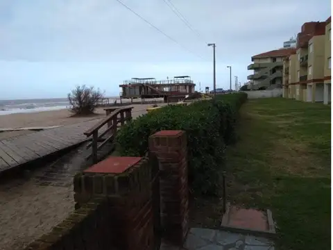Villa Gesell  Centro. Frente al Mar  4 o 6 personas FAMILIA