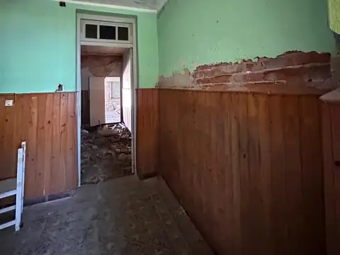 Juan José Paso 1400