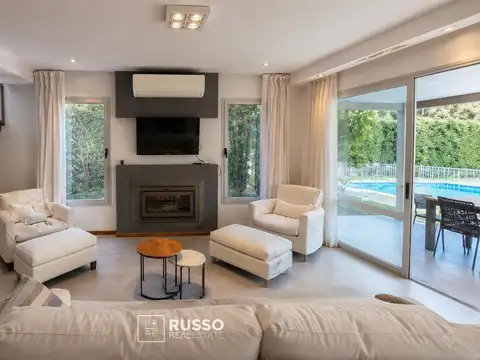 Casa en Alquiler con 4 cocheras