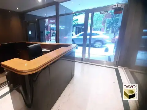 Oficina 6 ambientes con 2 baños