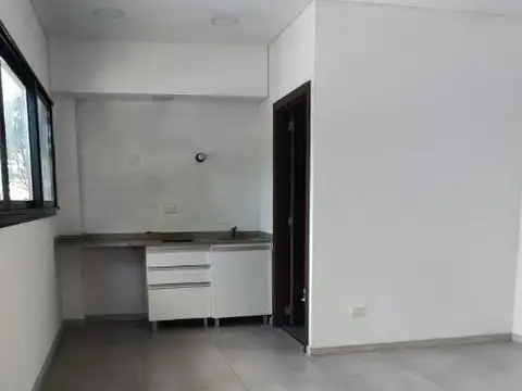 Oficina 2 ambientes con 1 baño