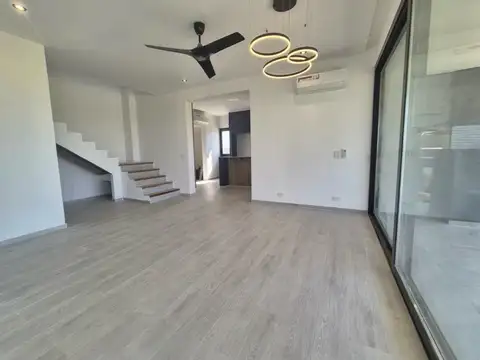 Casa 5 ambientes con 3 baños