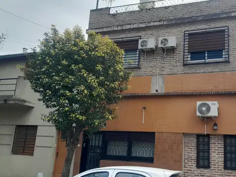 HERMOSO P.H PLANTA BAJA AL FRENTE  ENTRADA INDEPENDIENTE EN 2 PLANTAS