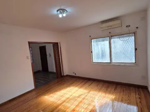 Depto Tipo Casa en Alquiler de 1 dormitorio
