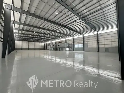 ALQUILER Nave Industrial en PIUIQ  Bernal Oeste