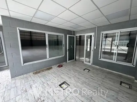 ALQUILER Nave Industrial en PIUIQ  Bernal Oeste