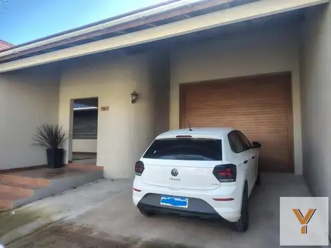Casa en venta - 3 Dormitorios 4 Baños - Mar del Plata