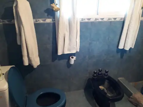 CASA AMPLIO TERRENO 2 PLANTAS CON ALTILLO