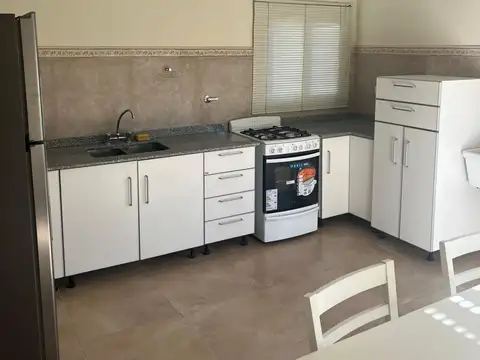 EXCELENTE CASA EN  VENTA EN AZUL