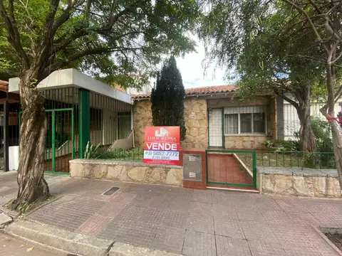 Casa Chalet  en Venta en Ciudad Jardin, Tres de Febrero, G.B.A. Zona Oeste